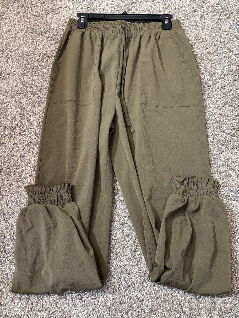 Cupshe Olive Green Drawstring Joggers with Smocked Ankles